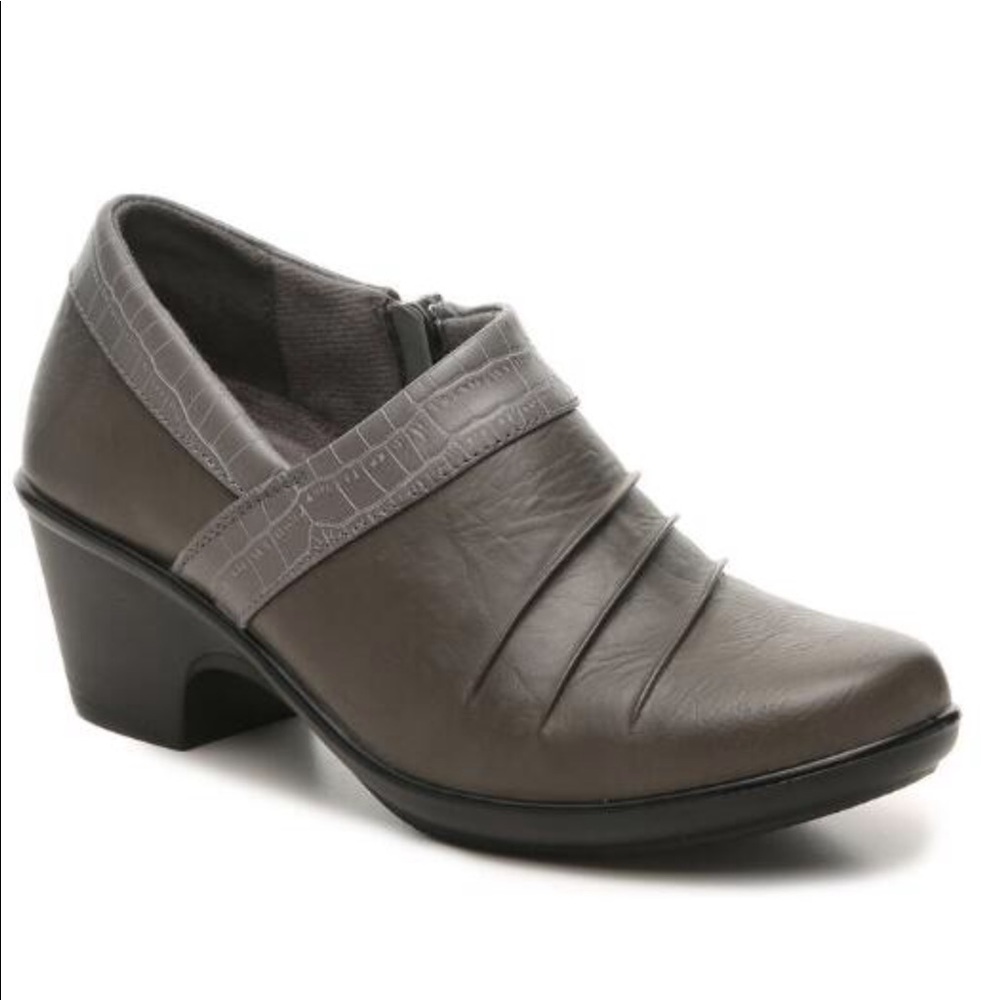 Bootie- Easy Street Dell Shootie in Gray